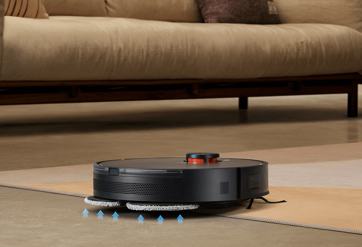 Παρουσιάζει τη σκούπα ρομπότ